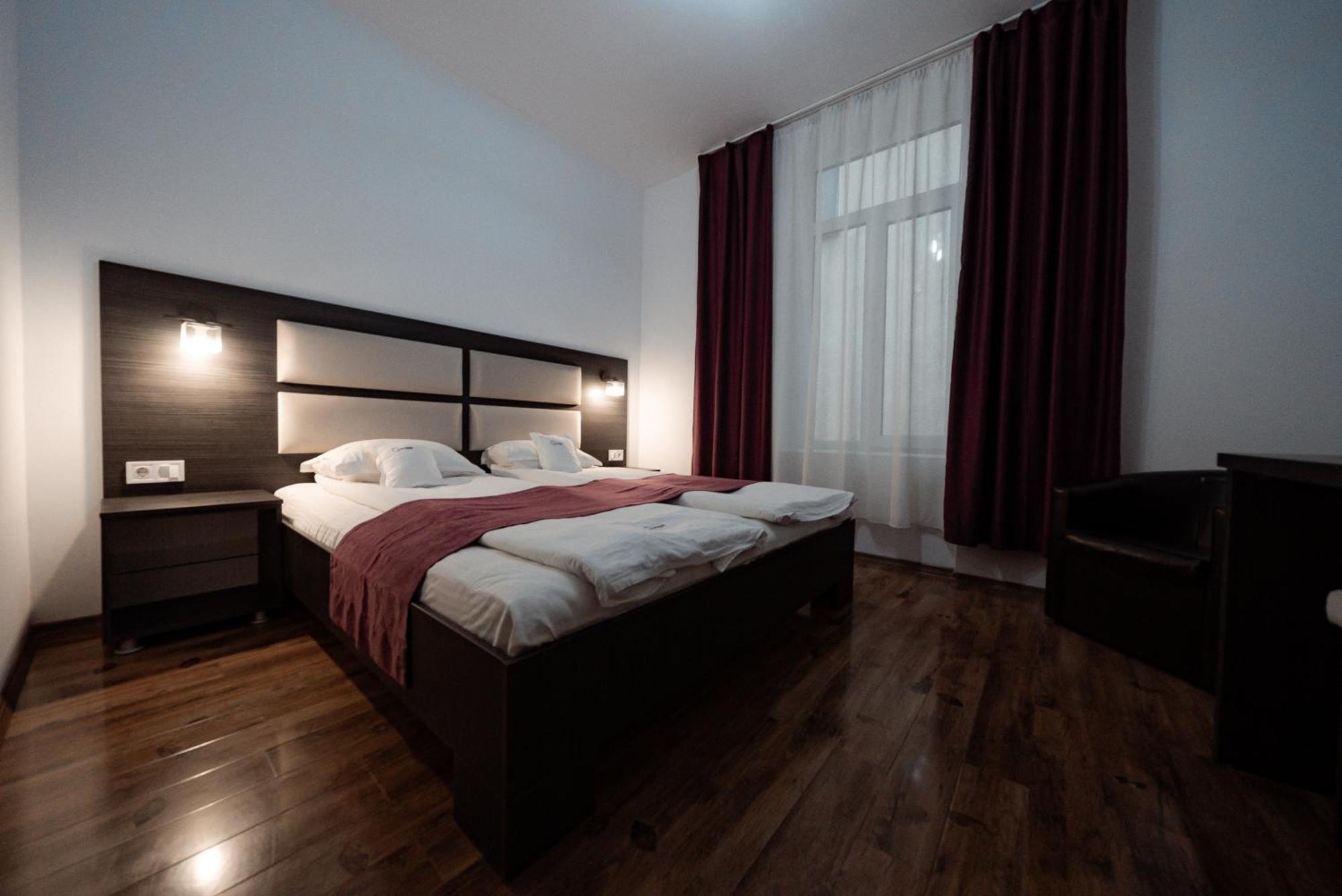 Quantum House Hotell Vatra Dornei Exteriör bild